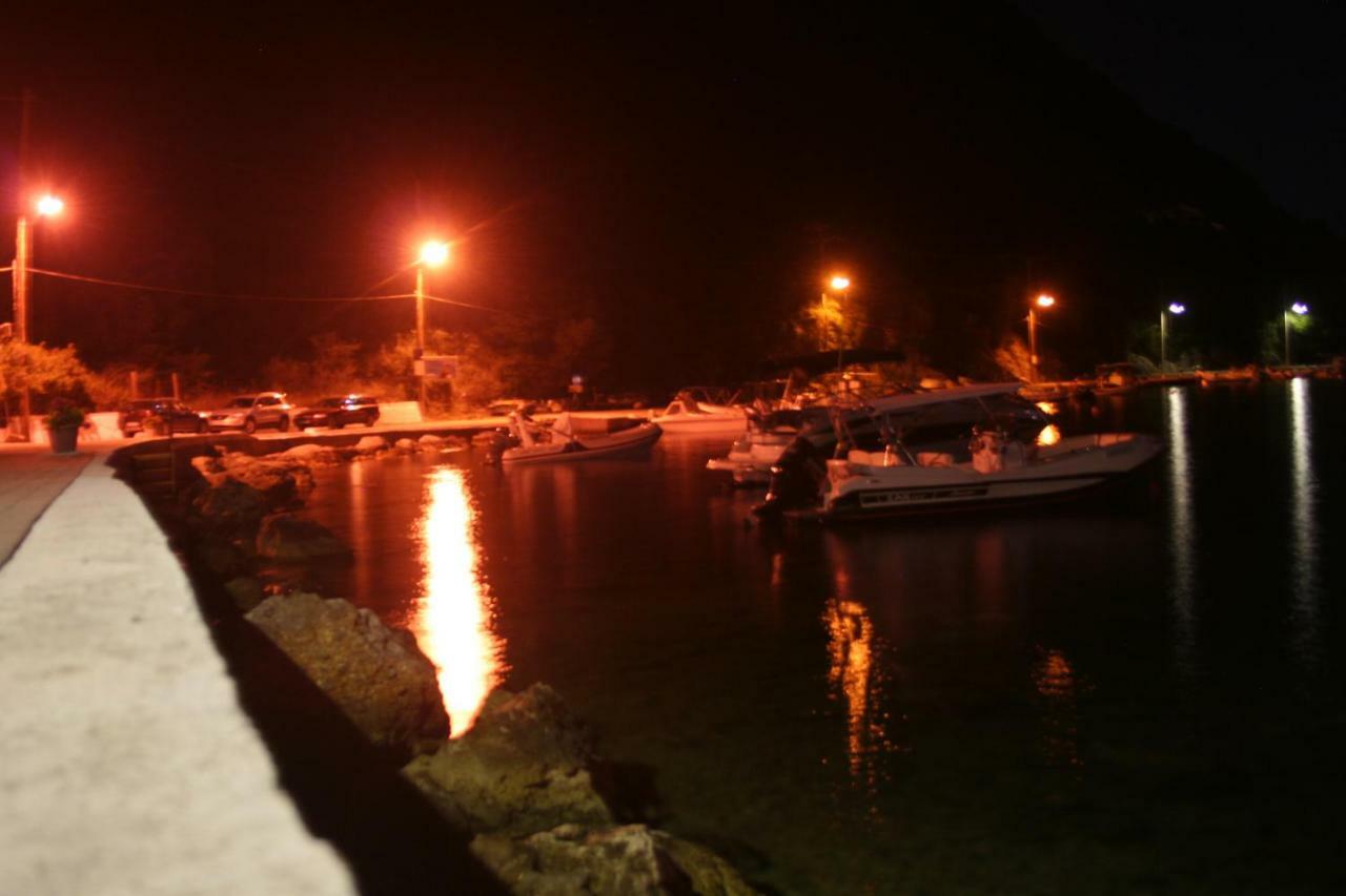Captain Nick Aparthotel Mikros Gialos Esterno foto